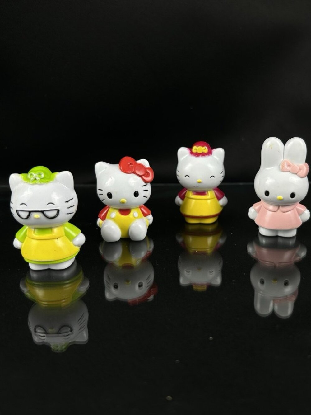 Sanrio Hello Kitty 1.5" Mini Figure Lot of 6